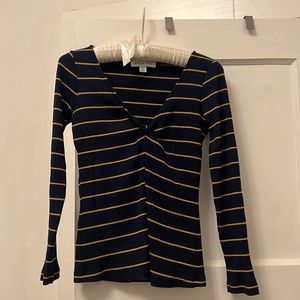 EUC amour vert long sleeve